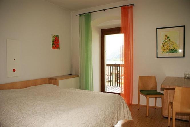 Fruehstueckspension "Schlosswirt" Ossiach Room photo